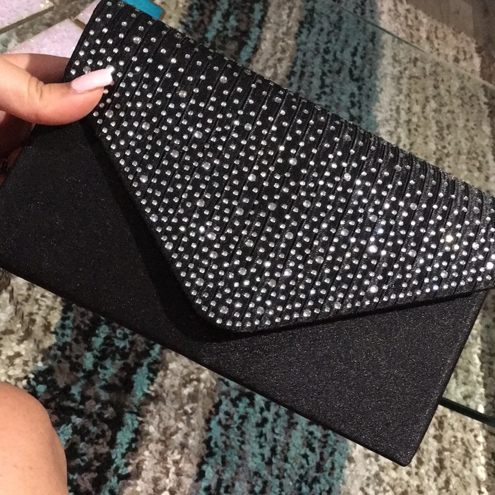 Pretty evening bag/clutch with removable chain